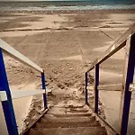 Caravan Aan Zee Arnani