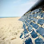 Kemping Caravan Aan Zee Arnani *