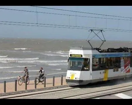 Caravan Aan Zee Arnani * ミデルケルケ