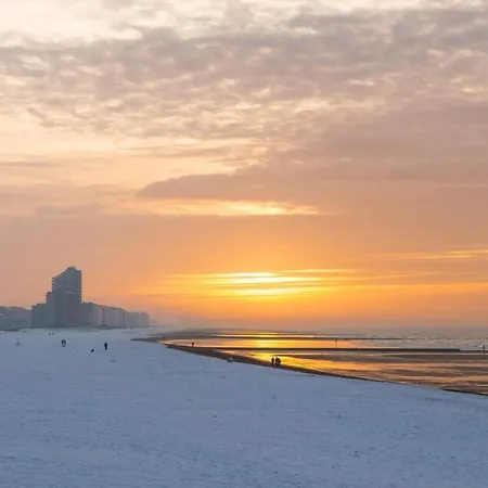 キャンプ場 Caravan Aan Zee Arnani *