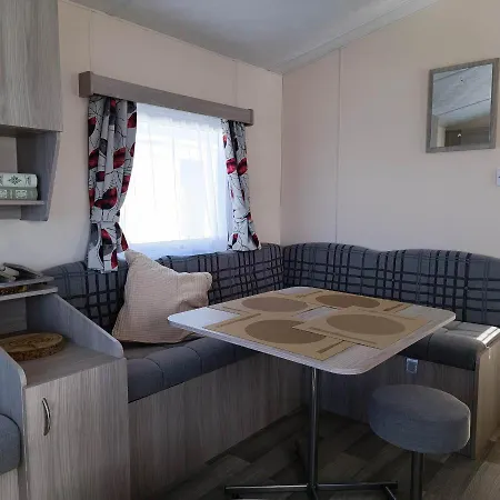 キャンプ場 Caravan Aan Zee Arnani *