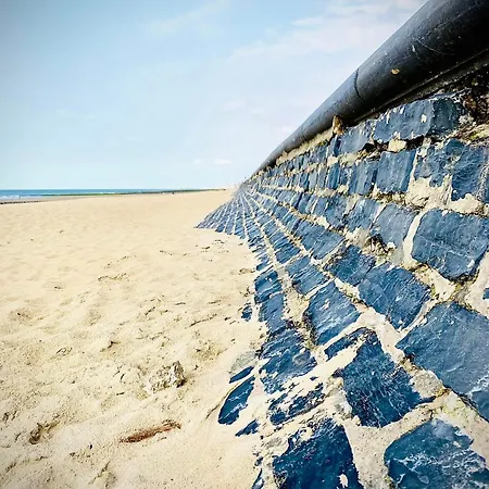 Kemping Caravan Aan Zee Arnani *