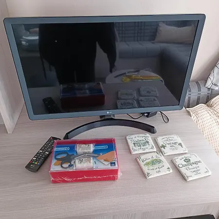 Caravan Aan Zee Arnani Camping *