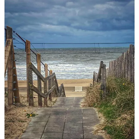 キャンプ場 Caravan Aan Zee Arnani